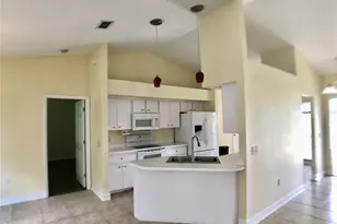 3072 Thoroughbred Loop W, Lakeland, FL 33811 - Photo 10