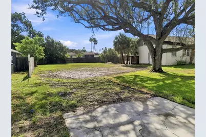 4135 Carson Street NE, Saint Petersburg, FL 33703 - Photo 2