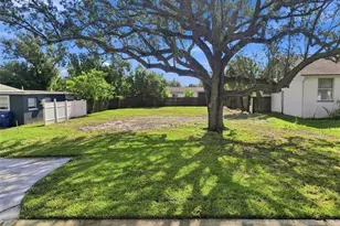 4135 Carson St NE, Saint Petersburg, FL 33703 - Photo 1