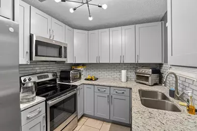 6424 Rockpointe Drive, Tampa, FL 33634 - Photo 8