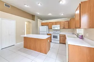 3945 Hampton Hills Dr, Lakeland, FL 33810 - Photo 10