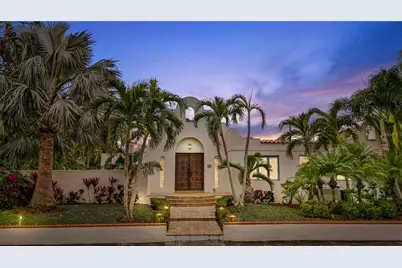 220 14th Avenue N, Saint Petersburg, FL 33701 - Photo 1