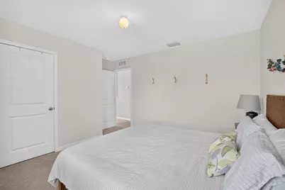 8219 Bilston Village Lane, Gibsonton, FL 33534 - Photo 16
