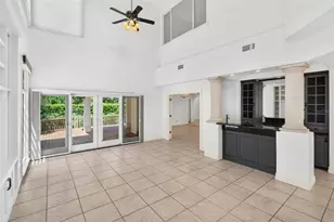 1100 Tortuga Cir NE, Saint Petersburg, FL 33702 - Photo 18