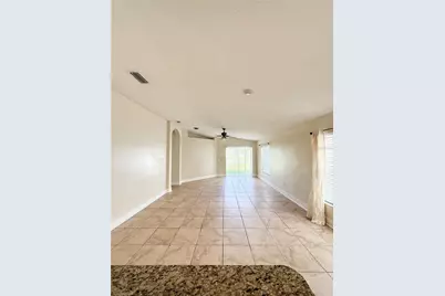 7731 Carriage Pointe Drive, Gibsonton, FL 33534 - Photo 4