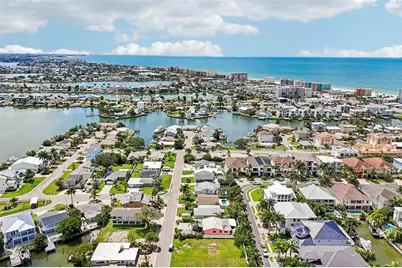 17610 1st Street E, Redington Shores, FL 33708 - Photo 18