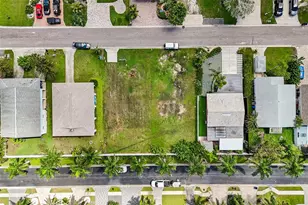17610 1st St E, Redington Shores, FL 33708 - Photo 20