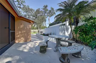 1247 Monticello Blvd N, Saint Petersburg, FL 33703 - Photo 34