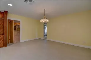 1247 Monticello Blvd N, Saint Petersburg, FL 33703 - Photo 16