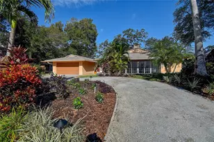 1247 Monticello Blvd N, Saint Petersburg, FL 33703 - Photo 1