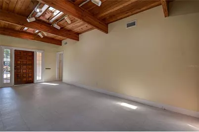 1247 Monticello Boulevard N, Saint Petersburg, FL 33703 - Photo 6