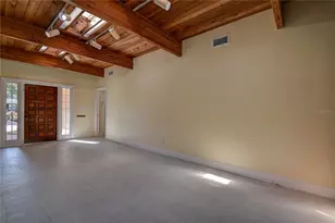 1247 Monticello Blvd N, Saint Petersburg, FL 33703 - Photo 6
