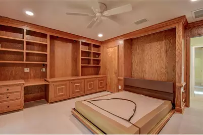 1247 Monticello Boulevard N, Saint Petersburg, FL 33703 - Photo 10