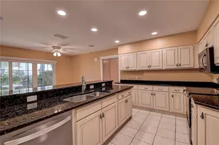 1247 Monticello Blvd N, Saint Petersburg, FL 33703 - Photo 26