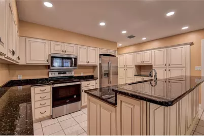 1247 Monticello Boulevard N, Saint Petersburg, FL 33703 - Photo 22