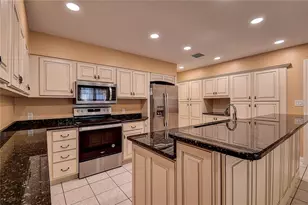 1247 Monticello Blvd N, Saint Petersburg, FL 33703 - Photo 22