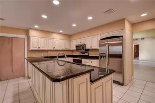 1247 Monticello Blvd N, Saint Petersburg, FL 33703 - Photo 24