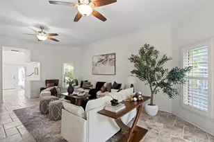 2706 Chambray Ln, Tampa, FL 33611 - Photo 10