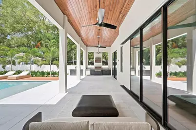 10040 59th Avenue N, Saint Petersburg, FL 33708 - Photo 12