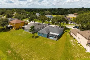 3513 Pine Top Dr, Valrico, FL 33594 - Photo 6
