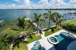 7973 Causeway Blvd N, Saint Petersburg, FL 33707 - Photo 12
