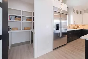 7973 Causeway Blvd N, Saint Petersburg, FL 33707 - Photo 18