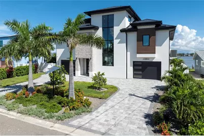 7973 Causeway Boulevard N, Saint Petersburg, FL 33707 - Photo 2