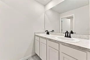 7951 Sail Clover Ln, Zephyrhills, FL 33540 - Photo 30