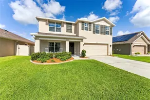 7951 Sail Clover Ln, Zephyrhills, FL 33540 - Photo 2