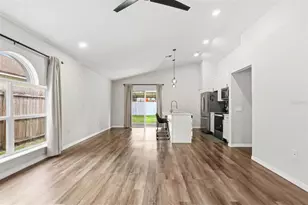 5916 Lake Front Dr, Wesley Chapel, FL 33545 - Photo 8
