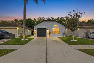5916 Lake Front Dr, Wesley Chapel, FL 33545 - Photo 1