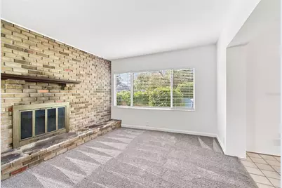 2101 Winchester Road N, Saint Petersburg, FL 33710 - Photo 16