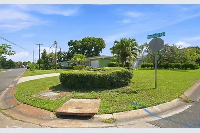 2101 Winchester Road N, Saint Petersburg, FL 33710 - Photo 48