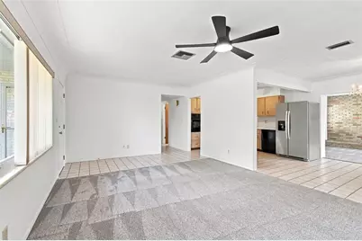 2101 Winchester Road N, Saint Petersburg, FL 33710 - Photo 10