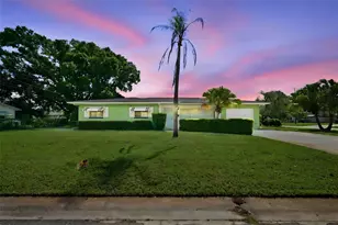 2101 Winchester Rd N, Saint Petersburg, FL 33710 - Photo 1