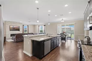9307 Parisian Ct, Seffner, FL 33584 - Photo 4