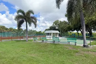 3386 39th St S, Saint Petersburg, FL 33711 - Photo 30