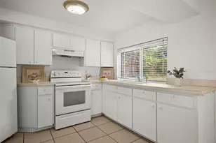 3438 Kimberly Oaks Dr, Holiday, FL 34691 - Photo 6