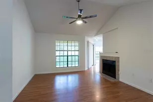 8636 Mallard Reserve Dr, Tampa, FL 33614 - Photo 6