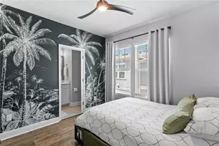 268 8th St N, Saint Petersburg, FL 33701 - Photo 18