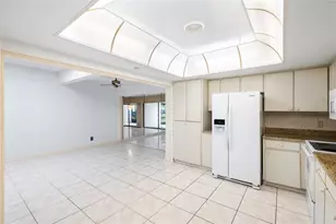 14225 Cypress Cir, Tampa, FL 33618 - Photo 16