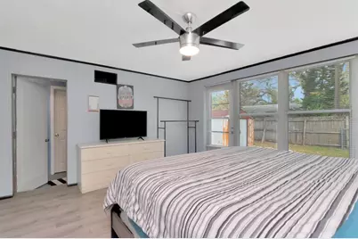 305 Baker Avenue, Clearwater, FL 33755 - Photo 32