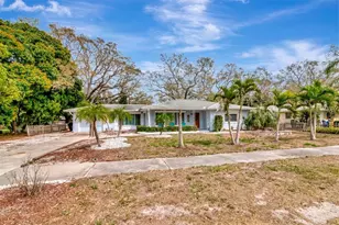 305 Baker Ave, Clearwater, FL 33755 - Photo 2