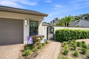 8643 Piper Ln, Seminole, FL 33777 - Photo 4