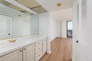7650 Bayshore Dr, Treasure Island, FL 33706 - Photo 26