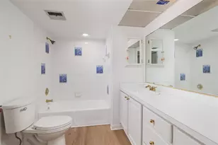 7650 Bayshore Dr, Treasure Island, FL 33706 - Photo 28