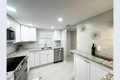 1100 E Bay Drive #3, Largo, FL 33770 - Photo 8