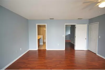 8532 Edgewater Place Boulevard, Tampa, FL 33615 - Photo 12