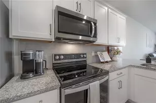 31428 Amberview Bnd, Wesley Chapel, FL 33545 - Photo 10