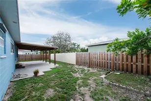 2501 Leslee Lake Dr N, Saint Petersburg, FL 33713 - Photo 8